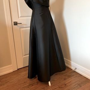 Adrianna Papell Formal Gown